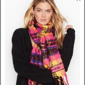 💐HP💐 NWT Victoria’s Secret Scarf